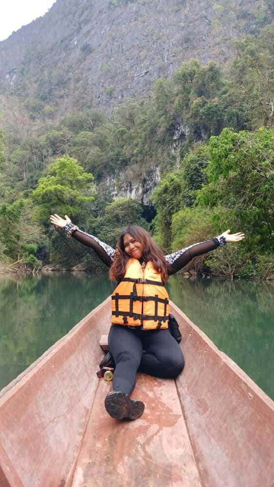 Boat ride in Kong Lor Cave