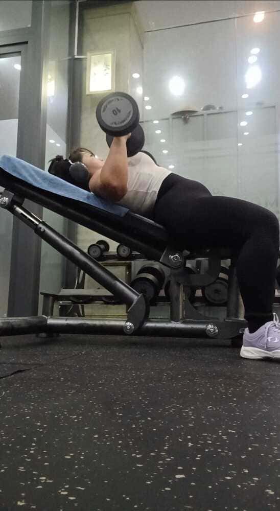 Incline Dumbbell Press midsizewoman