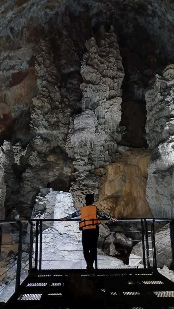 inside the Kong Lor Cave