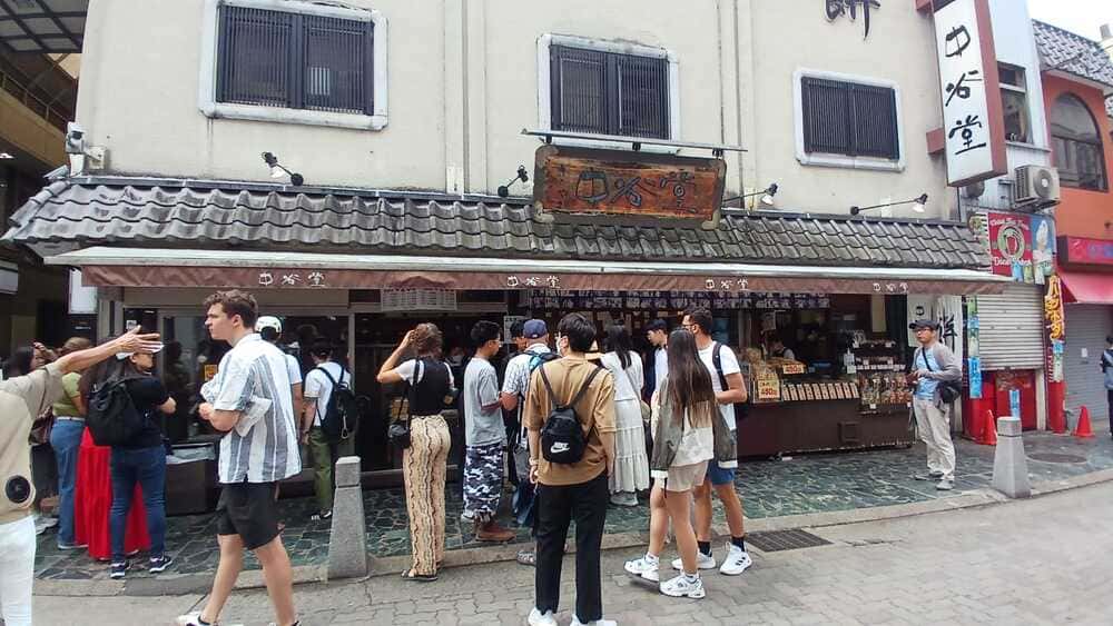 one of the shop in Sanjo Dori Street