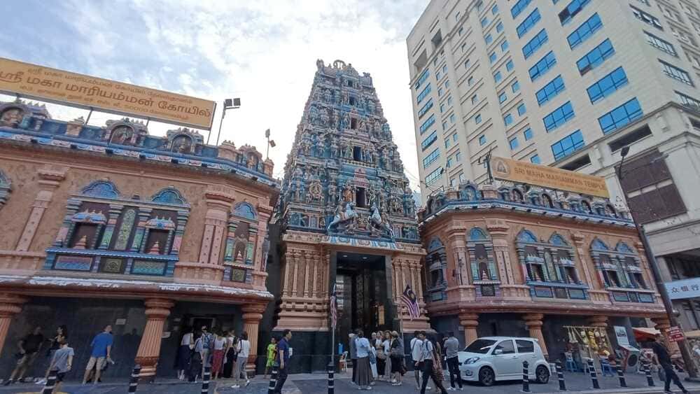 The Sri Maha Mariamman Temple is absolutely stunning.