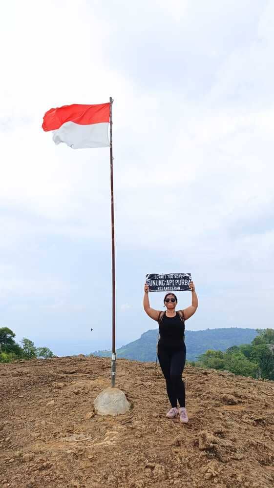 summit Gunung Api Purba