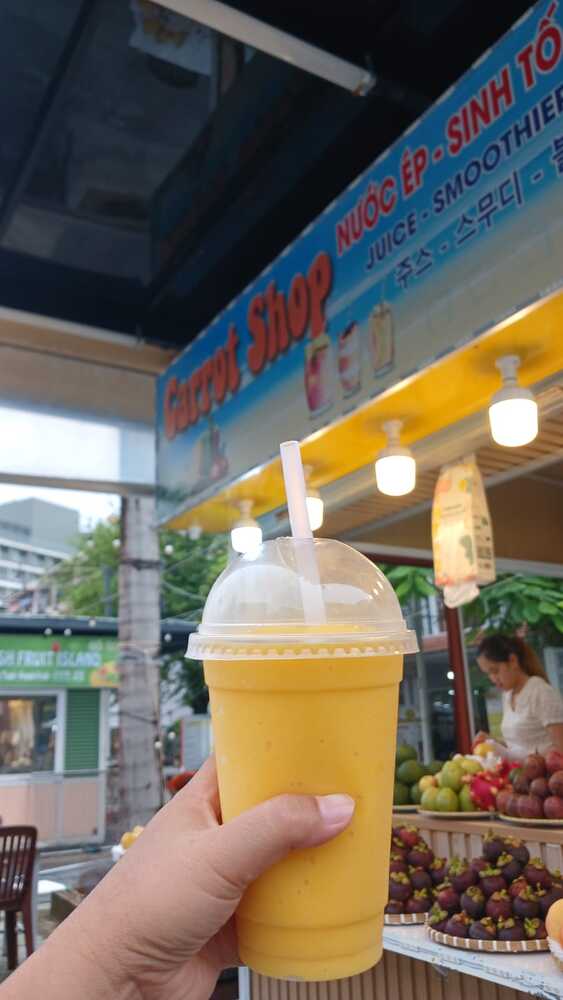 mango smoothie for 30.000 VND