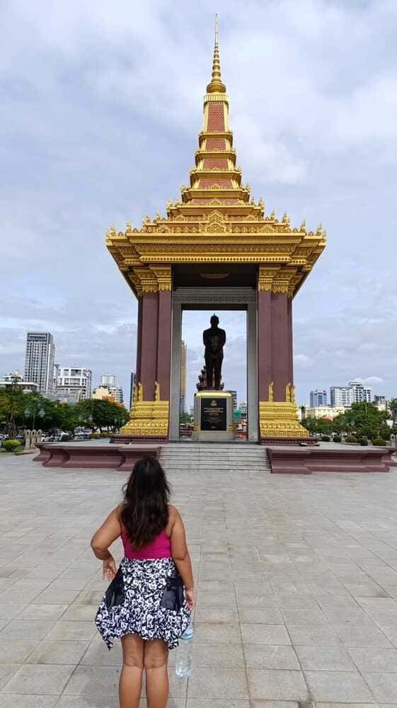 Walking through the streets of Phnom Penh, Cambodia