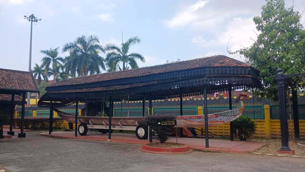 A ceremonial boat in Istana Jahat