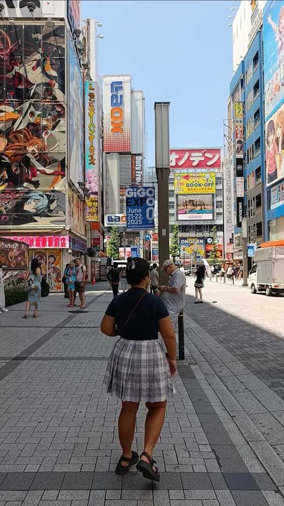 Yulli in Akihabara