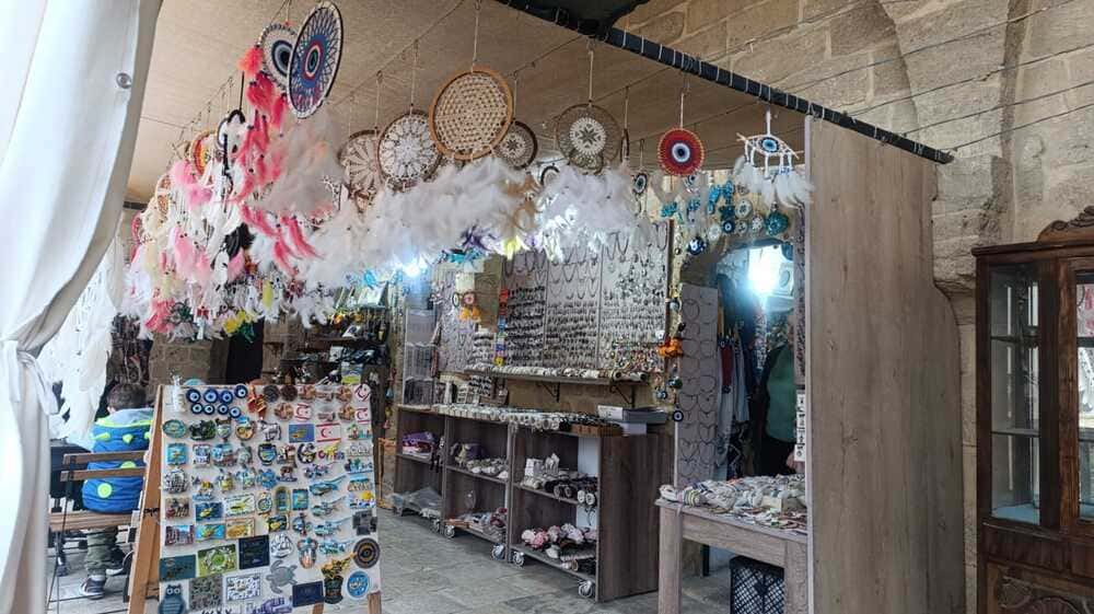 Handmade souvenirs and crafts in Büyük Han